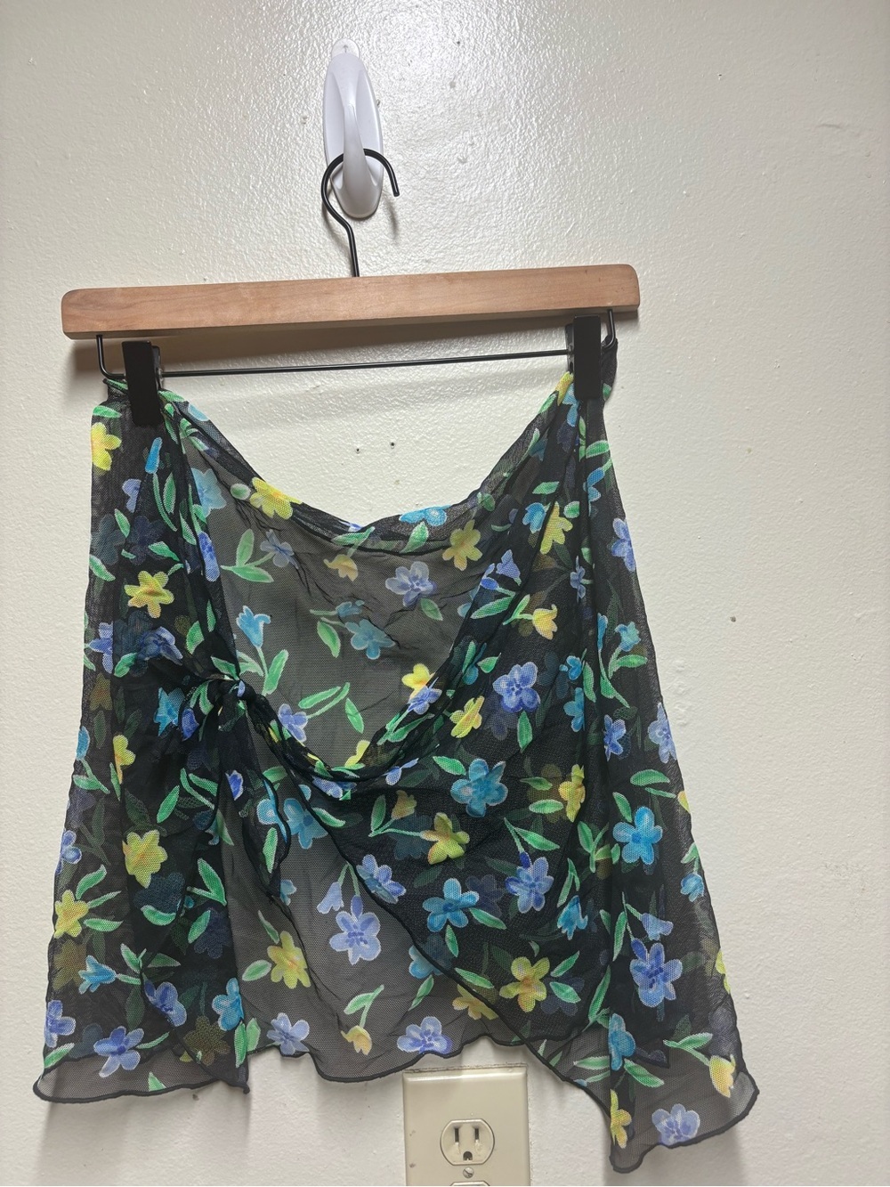VTG Catalina sheer swim skirt floral print one size tie